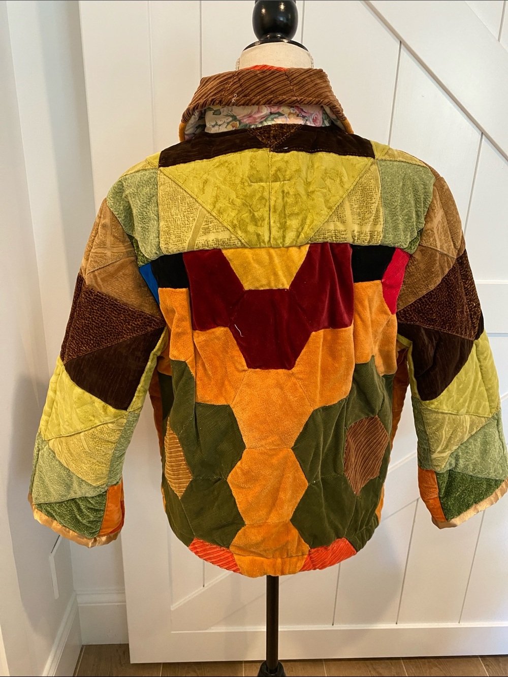 Vintage handmade Patchwork Quilted Jacket in Autumn Tones - Picture 4 of 8